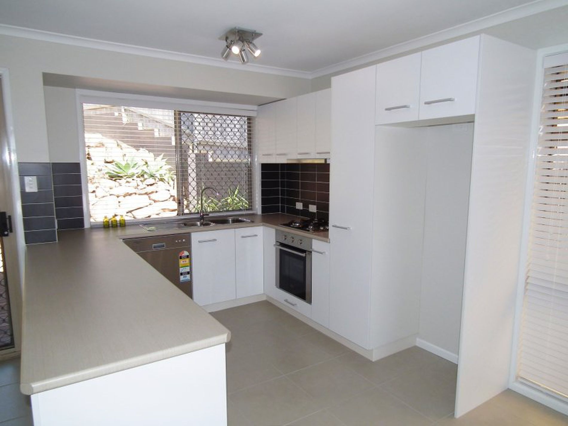 3 Pioneer Parade, Banora Point