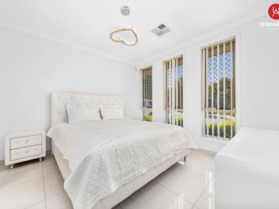 86 Hemsworth Avenue, Middleton Grange