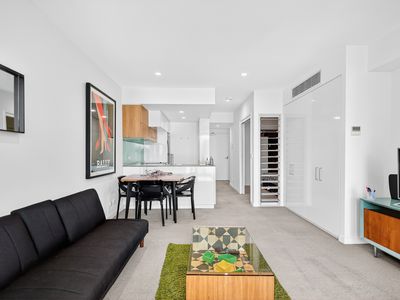 708 / 113 Commercial Road, Teneriffe