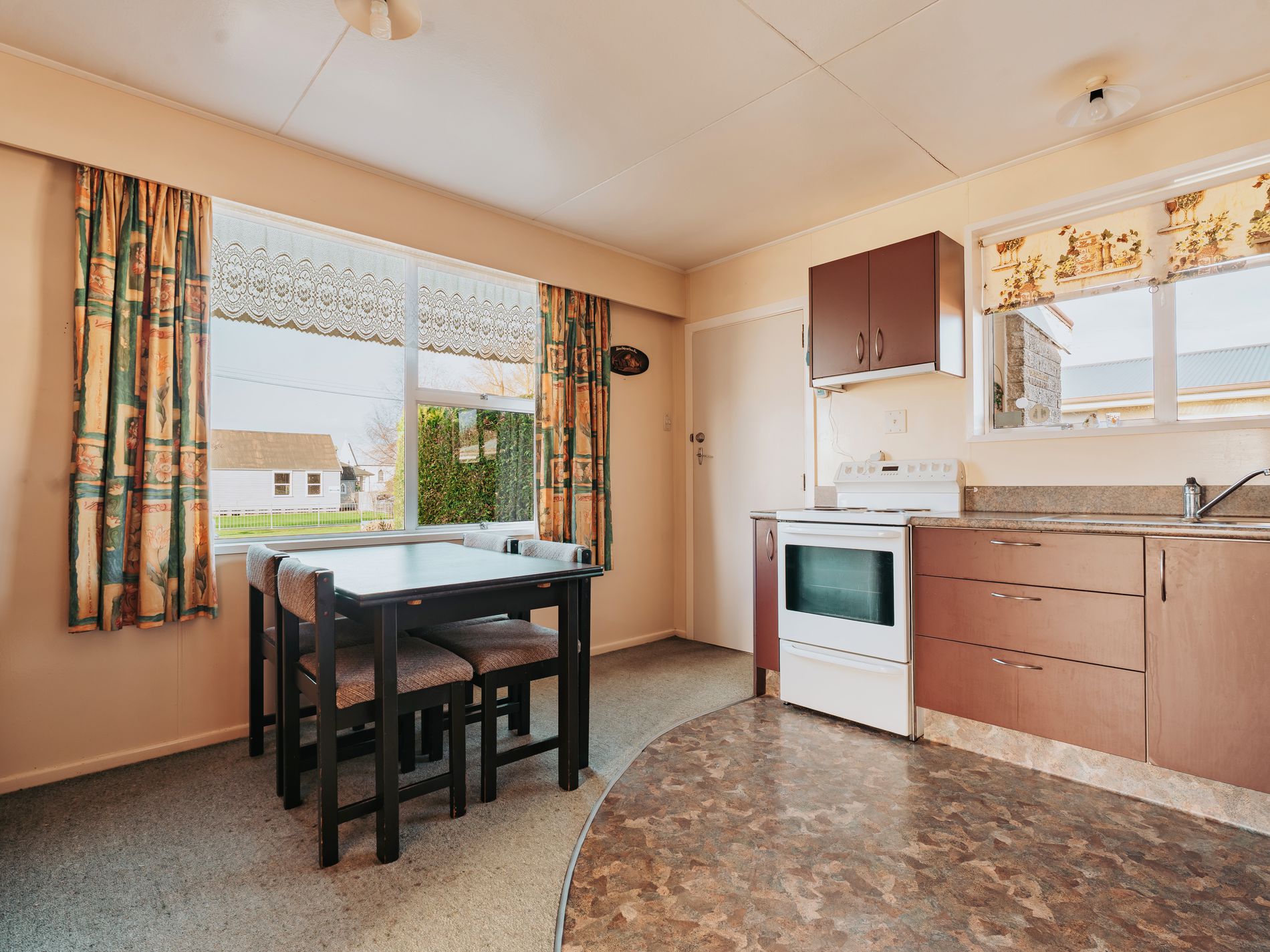 1 / 14 Chaucer Street, Milton