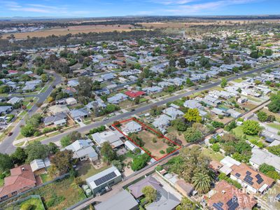 8 Federation Avenue, Horsham
