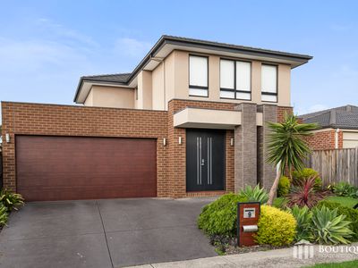 9 Longbow Terrace, Cranbourne North