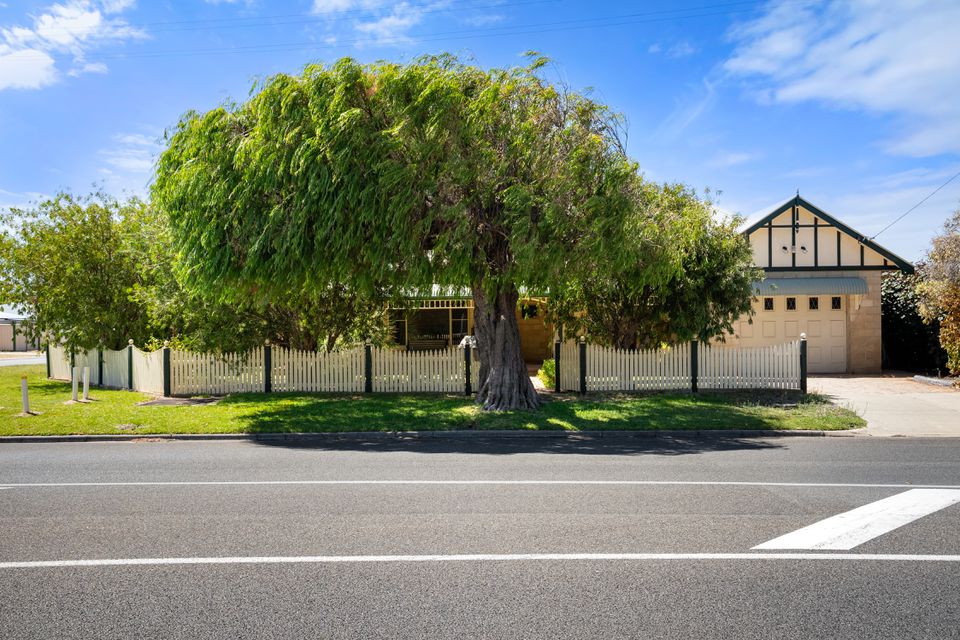 182 Safety Bay Road, Safety Bay