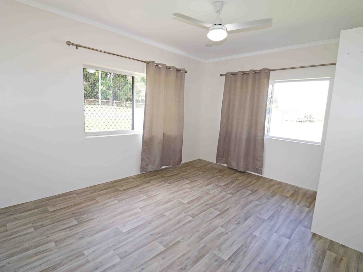 17 Grove Street, Atherton