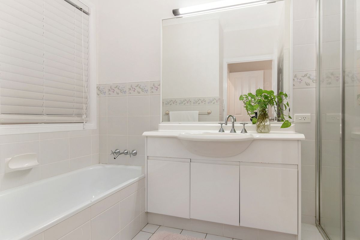 5 Santabelle Crescent, Clear Island Waters