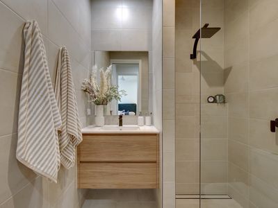 19E Sutton Avenue, Seacombe Gardens