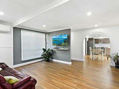 9 Birra Drive, Oak Flats