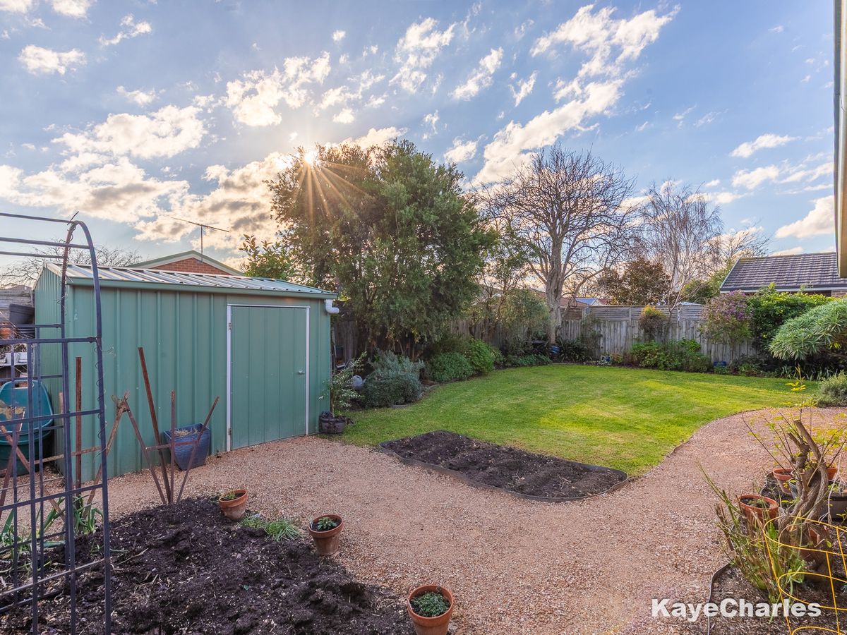 18 Retreat Circuit, Beaconsfield