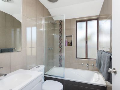 7 St John Grove, Hannans