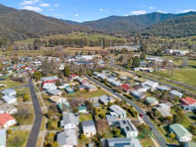 14 Beauty Avenue , Mount Beauty