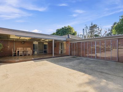 2 Rebecca Drive, Sale