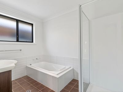 2 / 2 Holborow Street, Crookwell