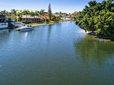 28 Bight Court, Mermaid Waters