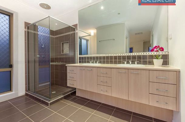 72 Axminster Drive, Craigieburn