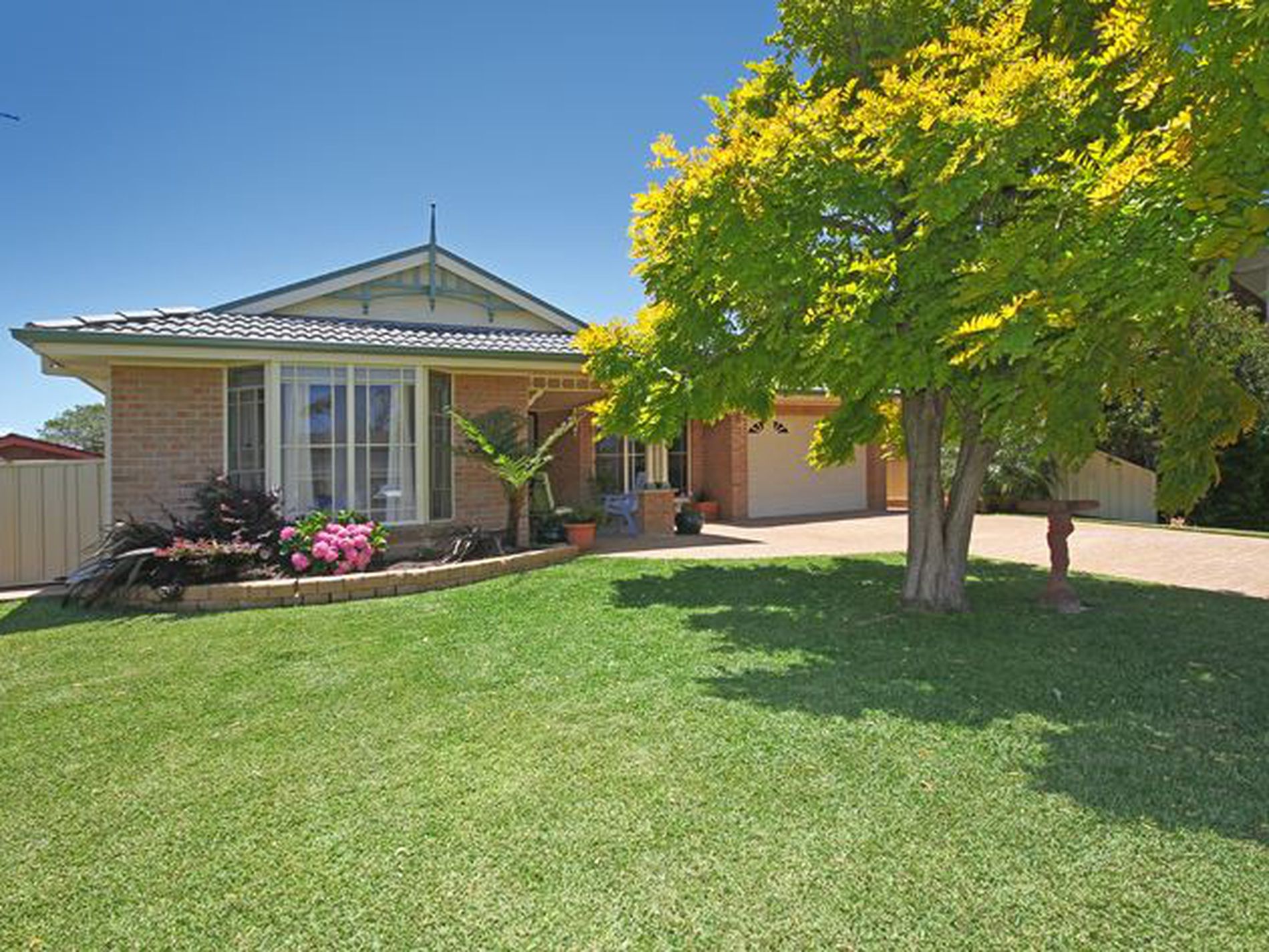 9 Maria Ave, Burrill Lake