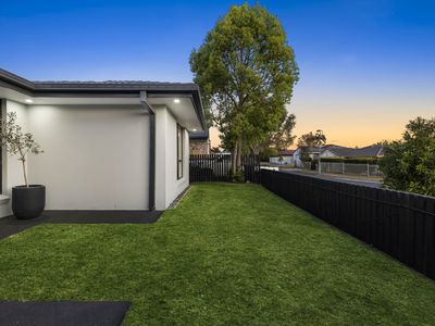 5 Eggleton Place, Wakerley