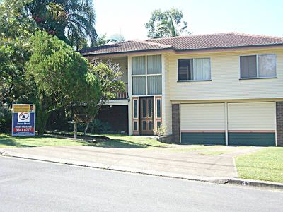 42 Narelle Crescent, Rochedale South