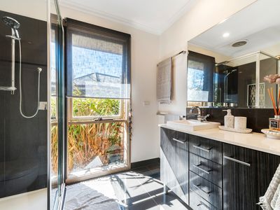 10 Wyldwood Close, Somerville