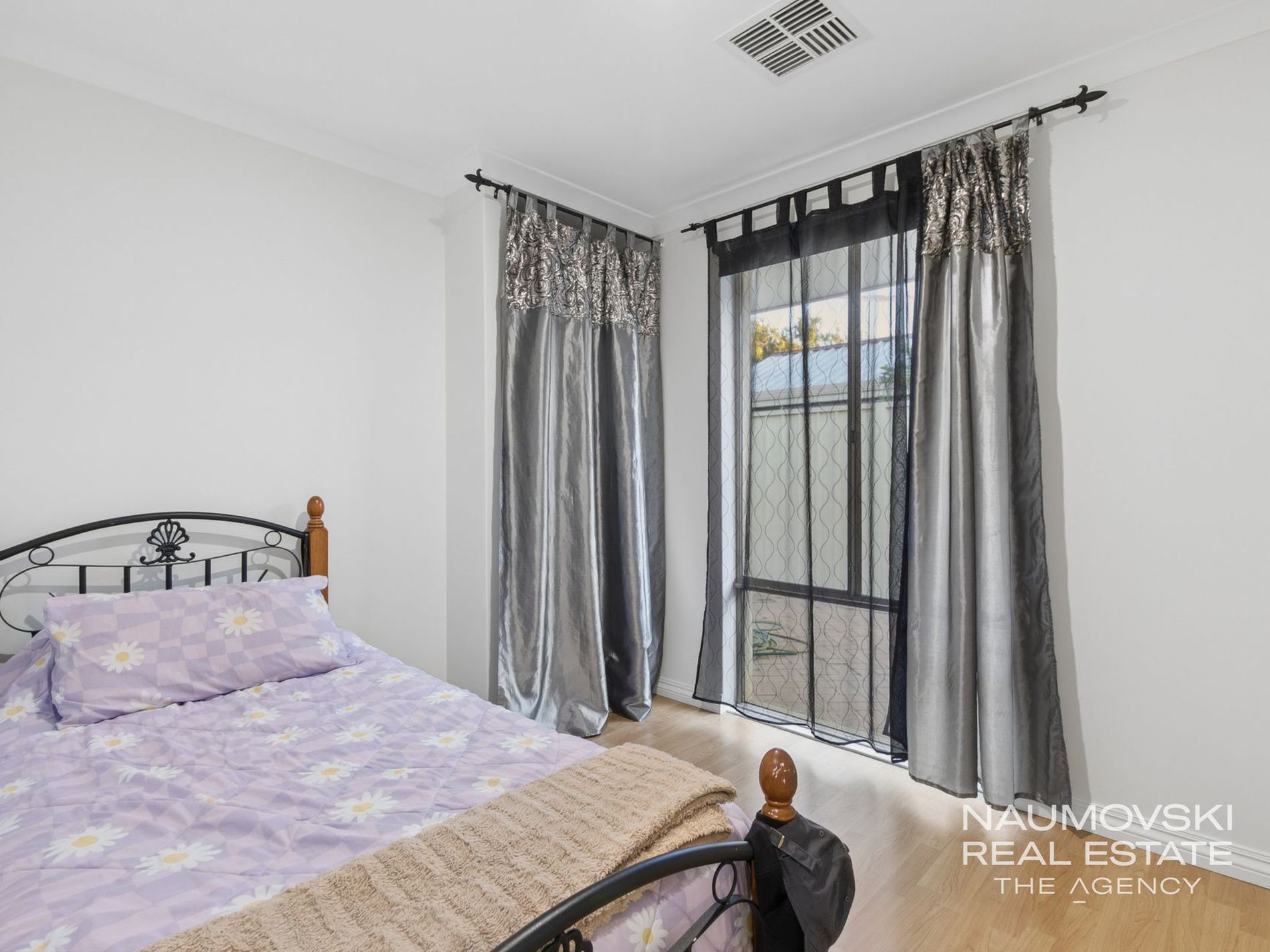 6 Jefferson Drive, Marangaroo