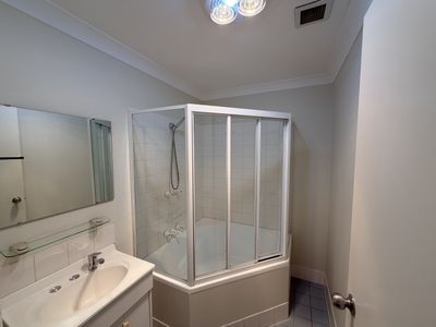 48 53 McMillan Crescent, Griffith