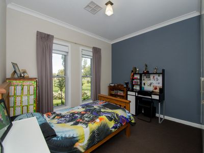 19 Eldridge Drive, Mount Gambier