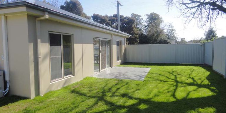 2 Lily Street, Violet Town