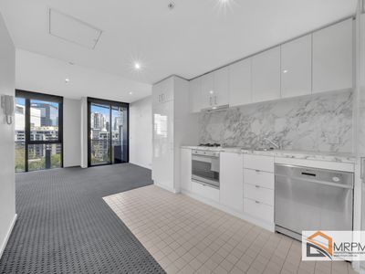 710 / 18 Waterview Walk, Docklands