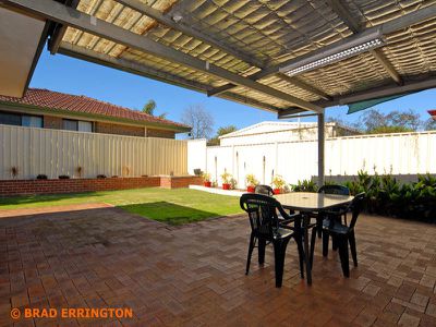 16 Squires Gardens, Stratton