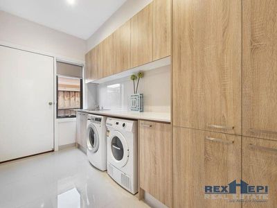56 Linden Tree Way, Cranbourne North