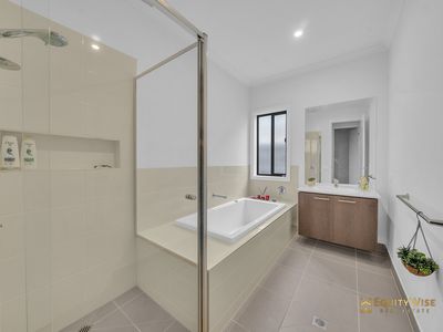 10 Edwin Close, Manor Lakes