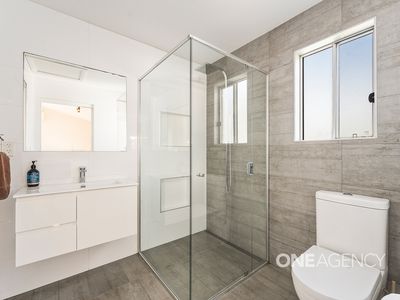 2 / 27 West Street, Wollongong