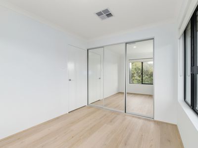 28 Venus Way, Hillarys