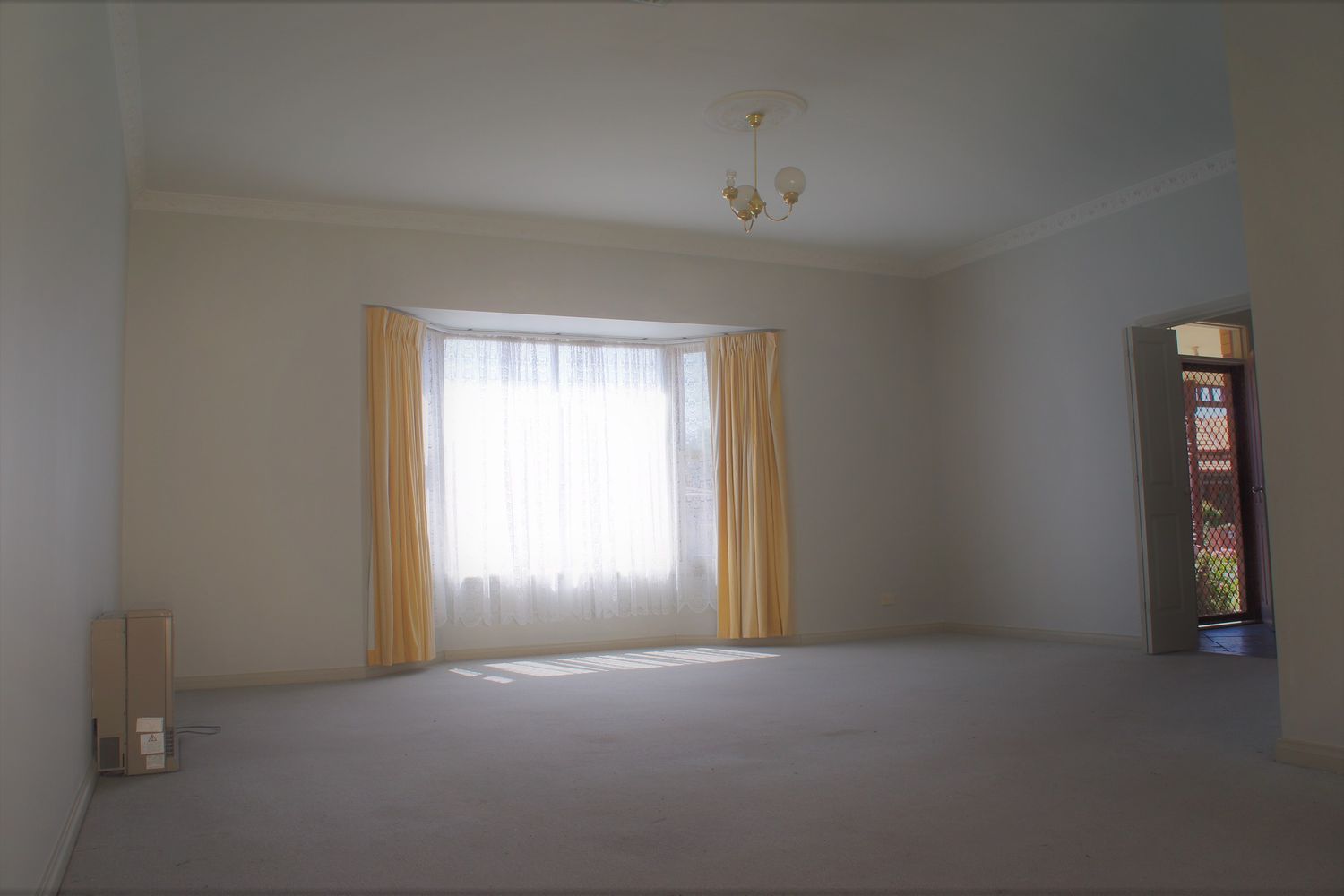 7 Hopkins Drive, Horsham