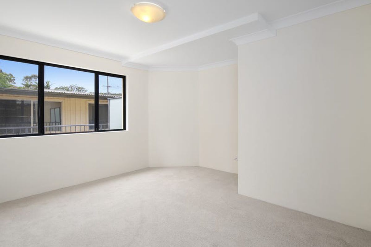 4 / 54 Karalta Road, Erina