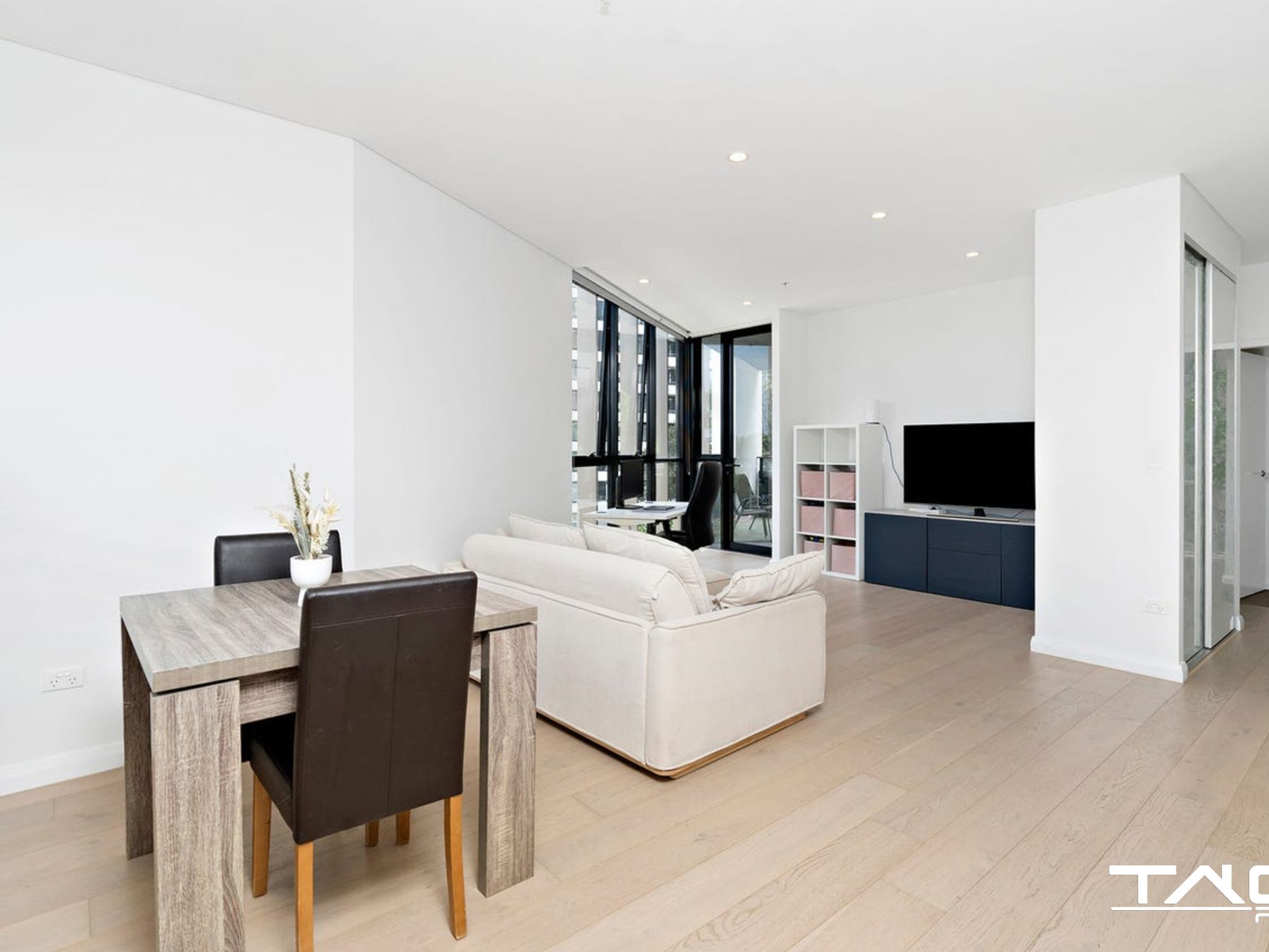 142 / 9 Maple Tree Road, Westmead