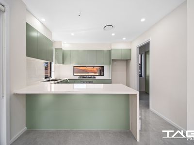 2 / 51 Jamison Road, Kingswood