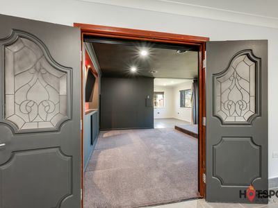 45 Pickett Street, Svensson Heights