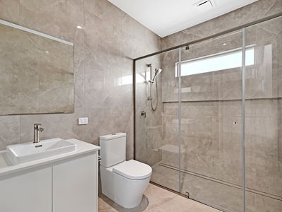 5 Park Ave, Broadbeach Waters