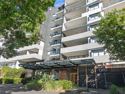 711 / 8 Dickens Street, Spring Hill