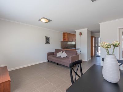 2/145-147 Cambridge Street, West Leederville