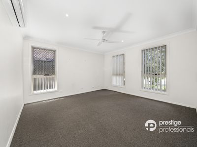 4 Bullrush Crescent, Voyager Point