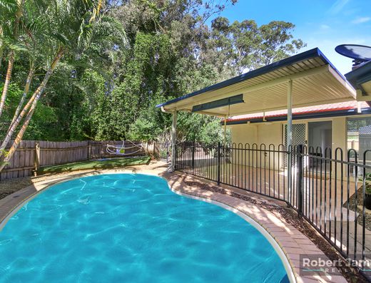 5 BEDROOM HOME WITH PARK RESERVE BACKDROP image 15