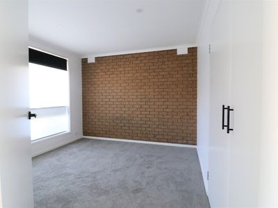 1 / 23 Tallarook Street, Seymour