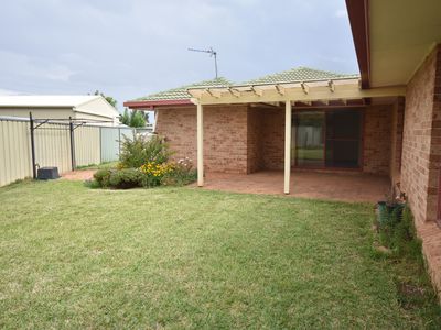 2 / 36  Windsor Parade, Dubbo