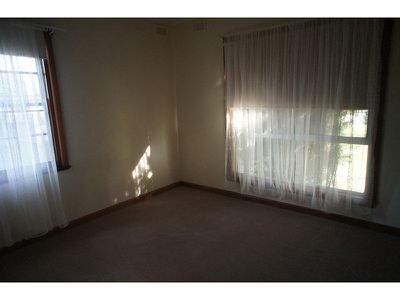 6 Elizabeth Street, Horsham