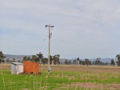 Wagga Wagga Road, Holbrook