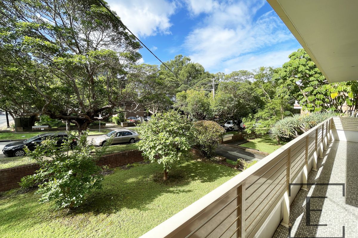 2 / 2 Exeter Road, Homebush West