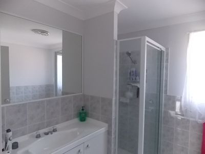 11 Brightwaters Close, Brightwaters
