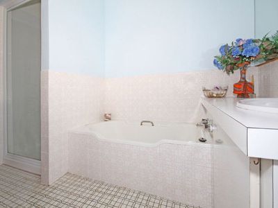 44 Kings Point Drive, Kings Point