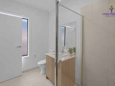 11 Art Deco Drive, Deanside